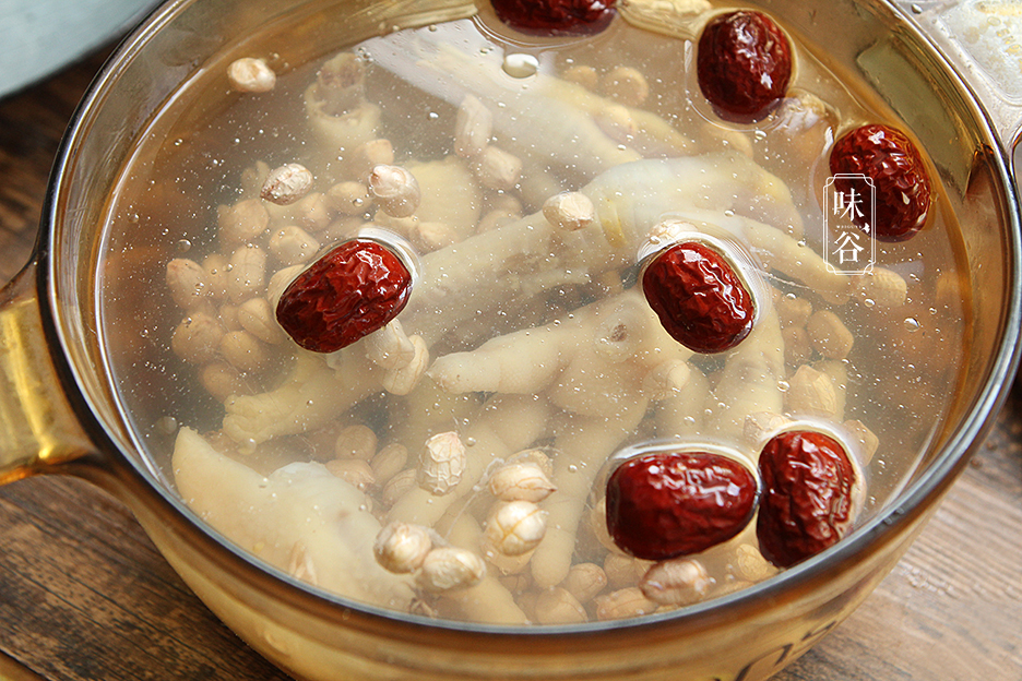 夏天遇到这瓜别手软，用来煲汤清润可口，皮肤水当当，比敷面膜强