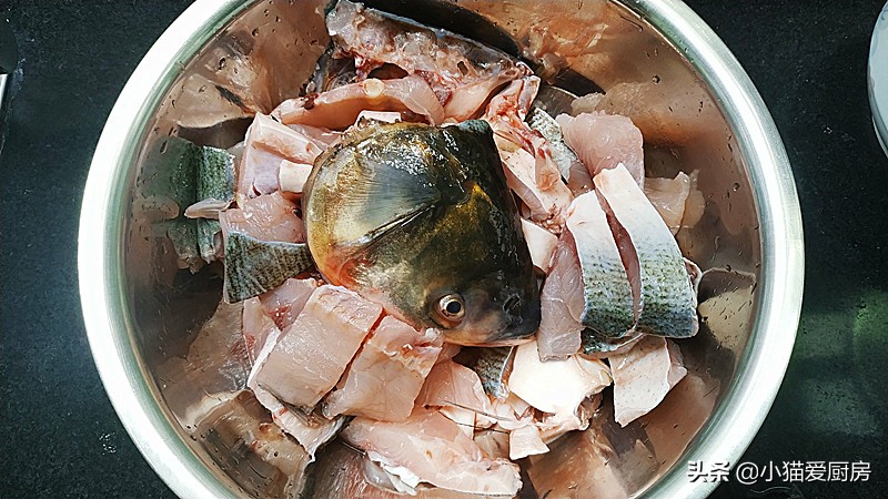 图片[3]-教你鱼肉好吃的一种做法 比饭店卖的还香 3斤大草鱼不够吃-起舞食谱网
