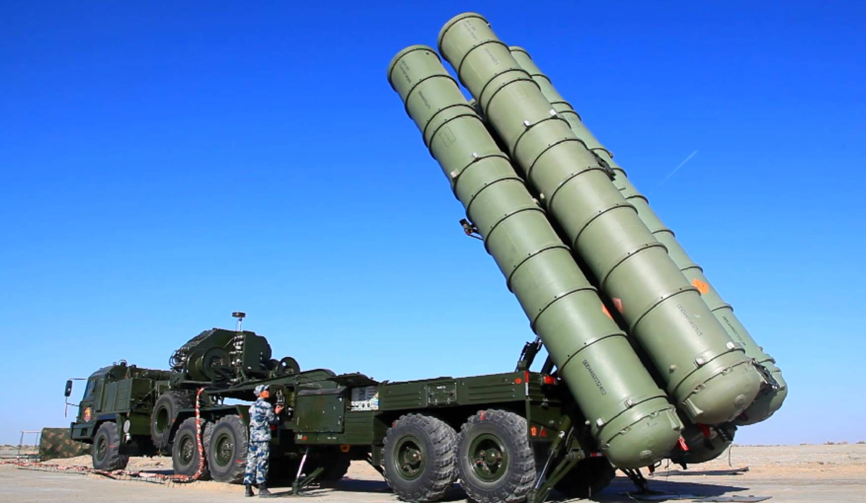 美军异想天开：26架F22凑一起合影，就能让中国屈服？