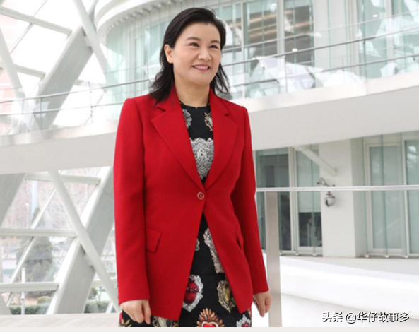白手起家的女亿万富翁的故事