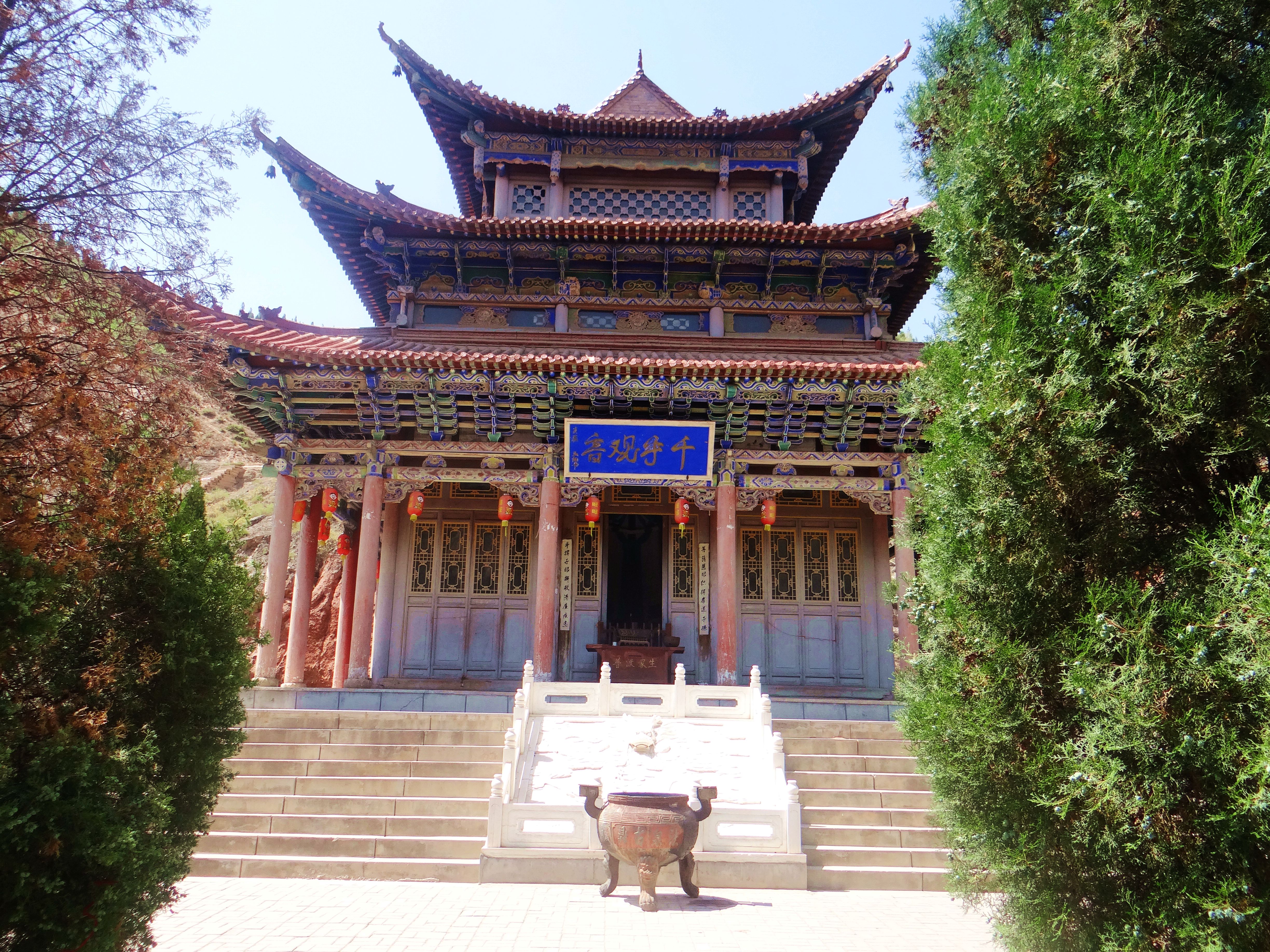 An ancient temple in the deep mountains of 1,400 years, 36 temples and grottoes, a very spectacular scenery