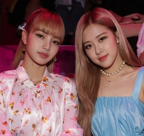 新女团成员神似JENNIE?公开即引起热议;Lisa即将SOLO出击?
