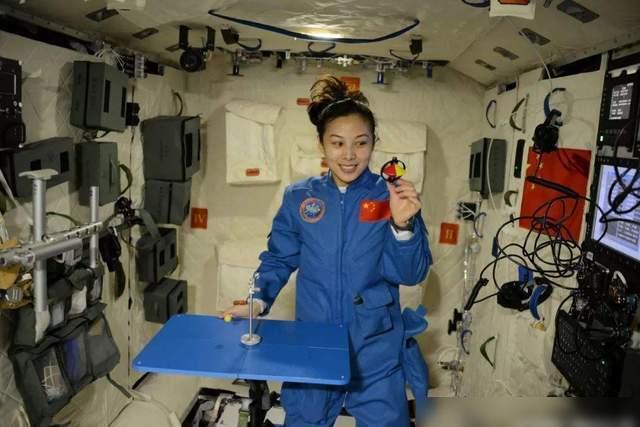 女航天员如何在太空保护自己的隐私？有私人地带，享用水优待