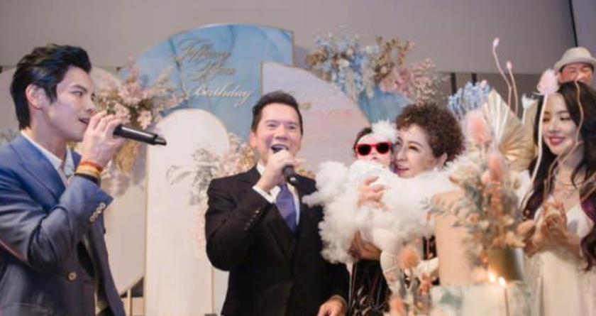 向佐当爸后低调晒幸福，头像换成一家三口合照，郭爸爸却情绪低落