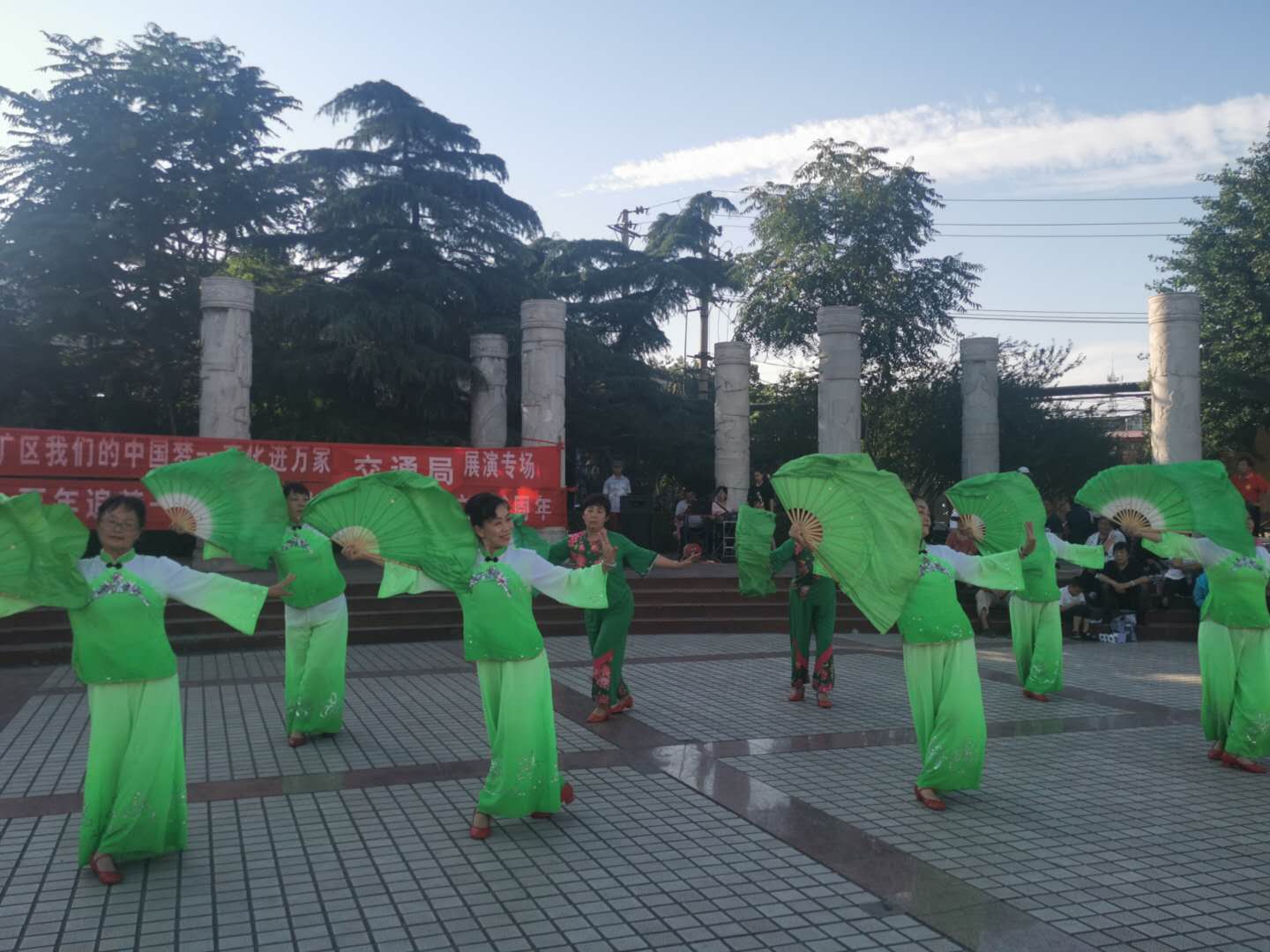 邯郸峰峰：区交通运输局举办“颂党恩展风采—庆祝建党100周年专场文艺演出”