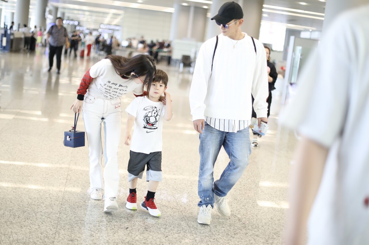 杜江儿子嗯哼“整容式”长大的秘密