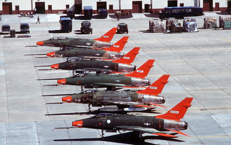 百系经典（一）：痛苦中开创超音速时代的F-100战斗机