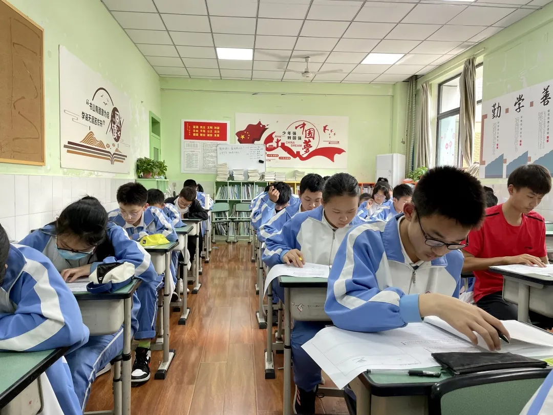 育人育心五育融合--新区中小学课后服务工作现场会在华阳中学召开