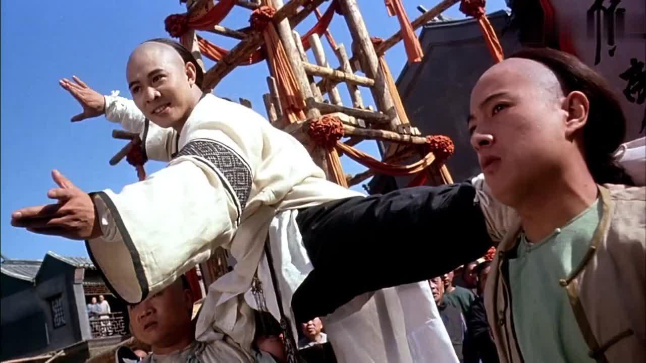 身为李连杰的女儿，李思姐妹没受到“星二代”的待遇，该怪谁呢？