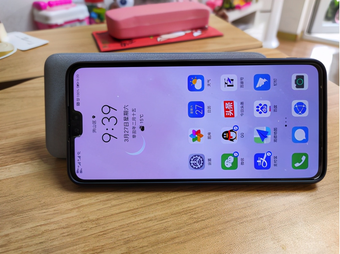 Nank南卡无线充电宝POW3：多机同时充电，还支持无线快充