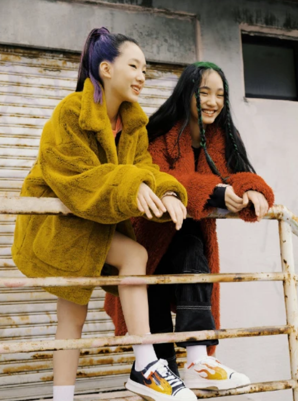 小S許雅鈞甜蜜合照為女兒慶生，把壽星擠邊緣佔C位卻被婆婆搶鏡