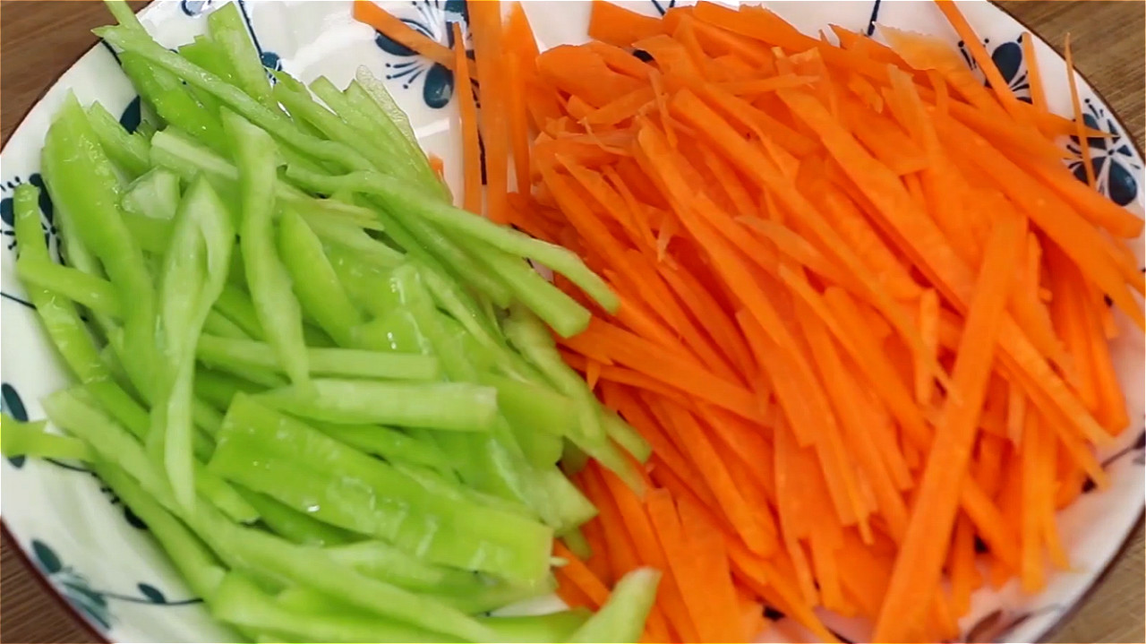 早餐不知道吃什么，试试用南瓜做，不油炸不用煎，健康营养又美味