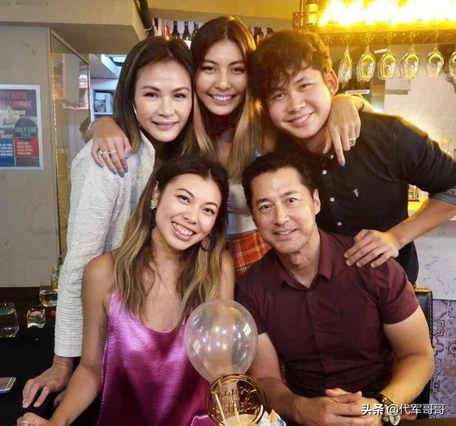 长相帅气的混血男星，闪婚娶二婚模特，如今夫