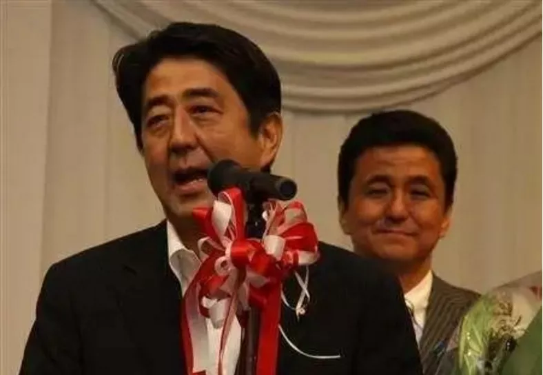 菅义伟卸任,安倍果然要回来了?