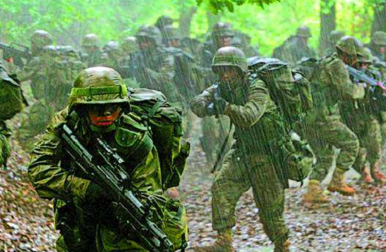 《士兵突击》王宝强李晨张译：我们都火了，高锦：那我怎么还没火