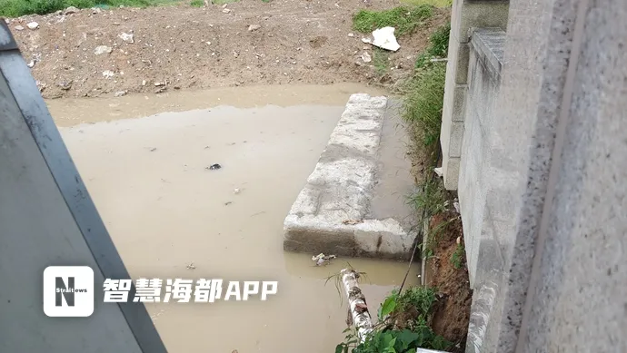 楼顶渗水!车库变成“水库”!福州一小区被曝光!业主损失惨重