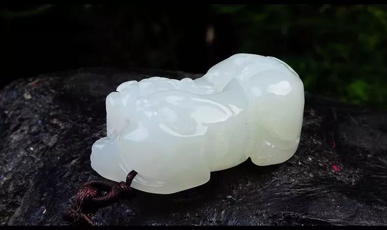 别戴金项链了，有内涵的男人都戴这5种饰品，分分钟帅出新高度！