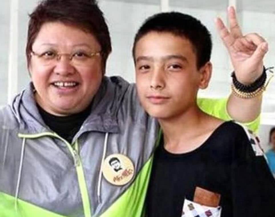 韩红：幼年丧父母亲改嫁，与王菲爱上同一男人，如今穷到令人钦佩
