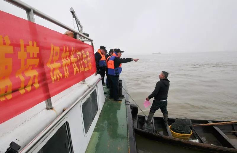 湖北销毁禁用渔具:钓鱼人背的这2个黑锅，终于可