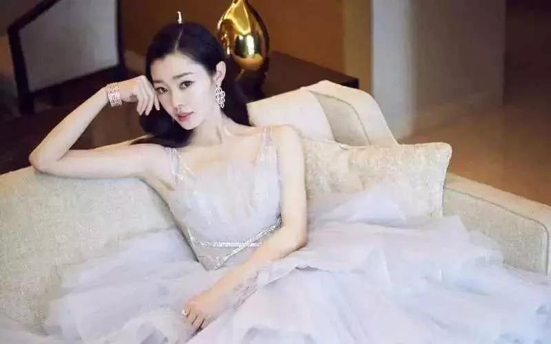 嫌弃张彬彬咖位低拒演《司藤》，却意外成就了