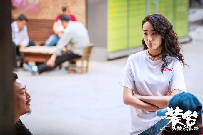 装台：吴曼思饰演刁顺子二女儿，剧中扮相略显