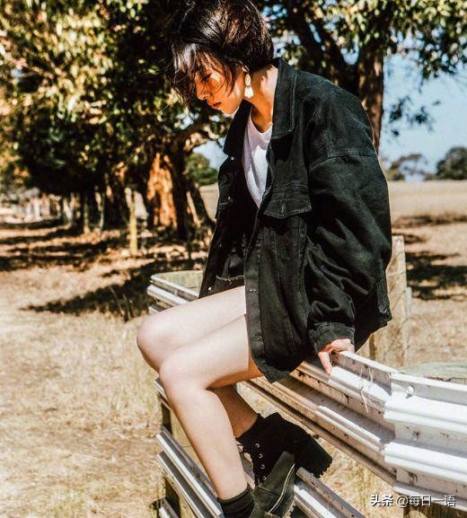 阚清子终于换长发造型了，看到她接完假发的样