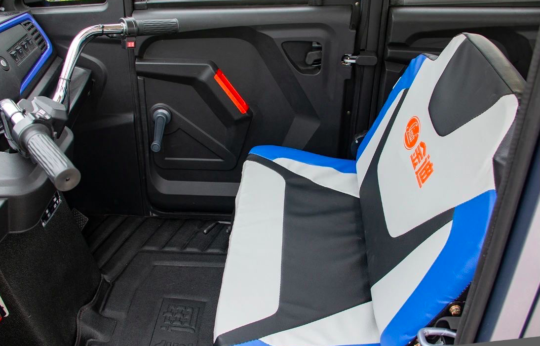 这2款电动三轮车，空间大配置全，冬天出行还带暖风