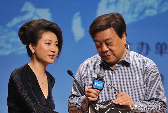 52岁王小丫近照，身体发福美貌不再，和曾经“央视一姐”判若两人