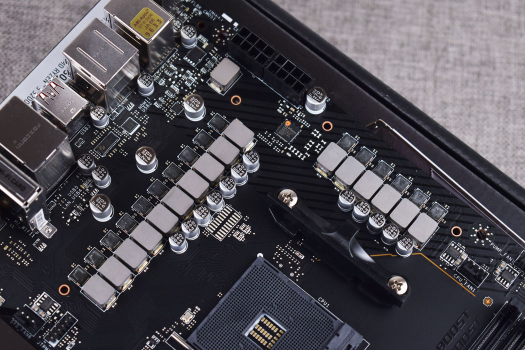 储存超频两不误，MSI微星B550 UNIFY-X暗影主板开箱试玩