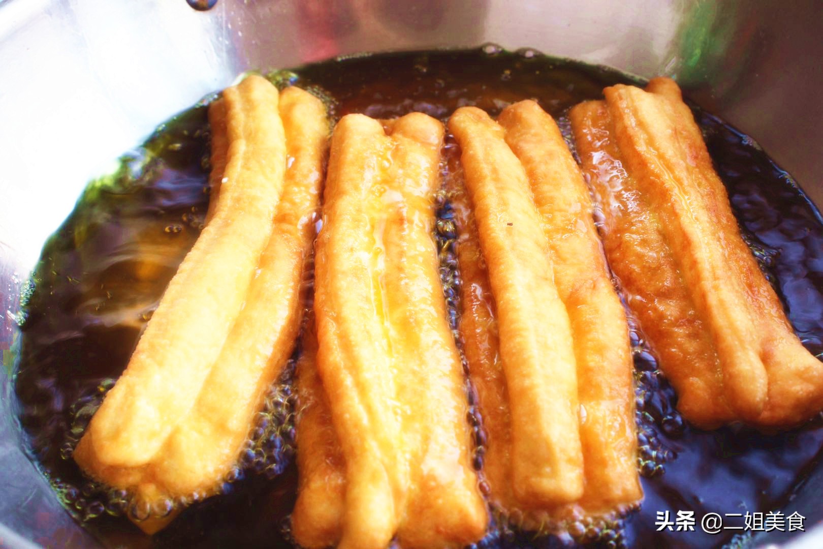 做油條，不用泡打粉，不用醒面，教您一招，快速發麵，蓬鬆還酥脆