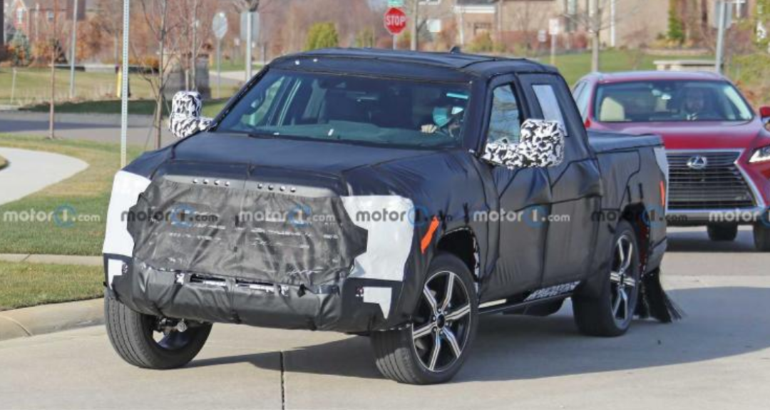 Smart将推出电动SUV；全新车牌专利图曝光