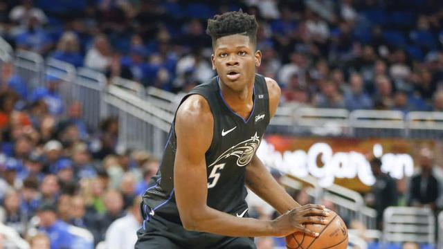 4年2400万！塔克或与2.13米中锋互换东家，詹皇：