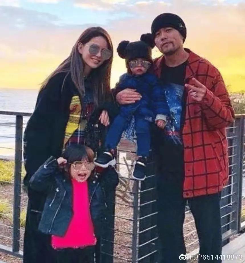 昆凌晒儿子Romeo正脸近照 酷似周杰伦少时