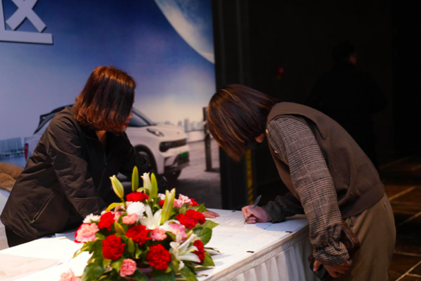 新全球高端SUV全新领克01焕新上市，售价17.98万元起