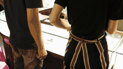 云南惊现“翡翠女飞贼”，沉迷赌石盗走60件毛料