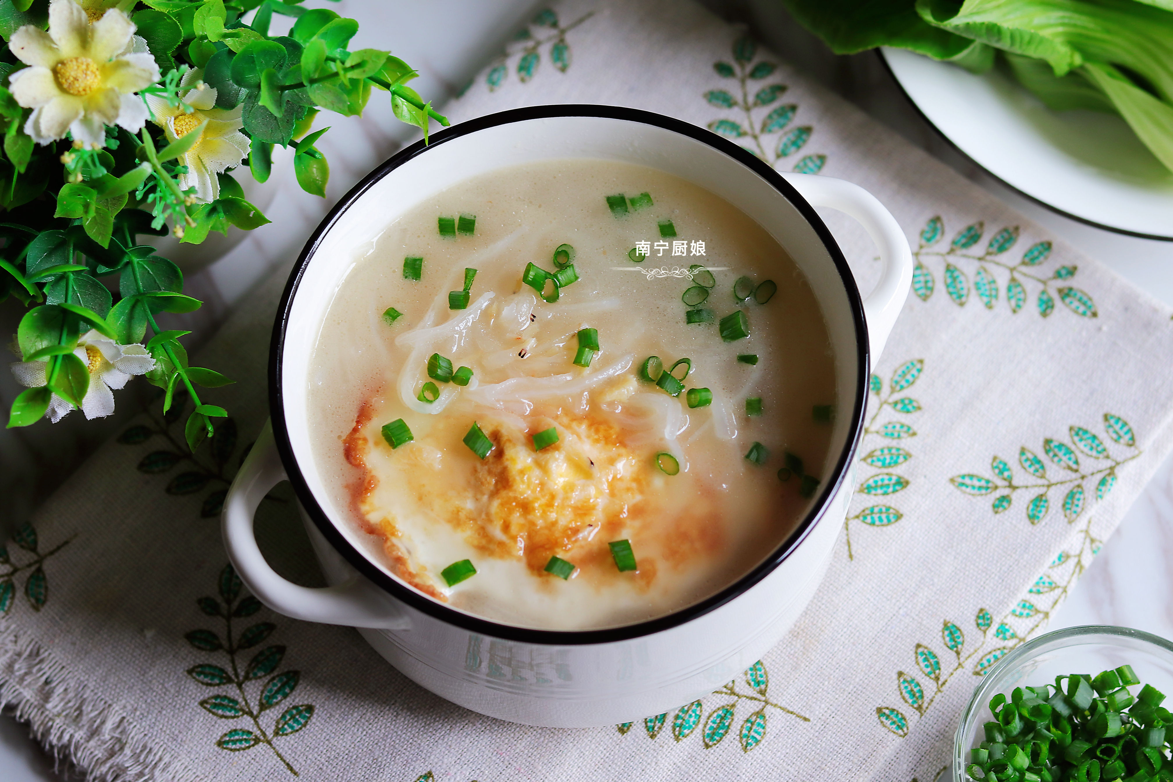 秋天多喝这道汤，鲜香营养，还能润肺生津去秋燥，5块钱能做一锅