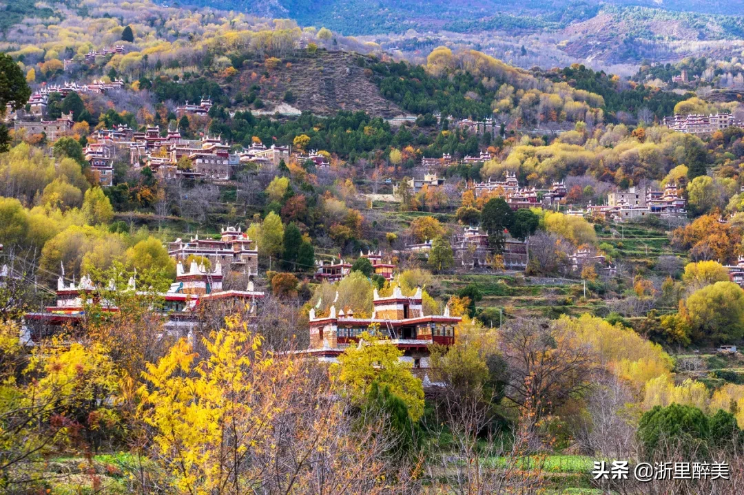10 ancient towns with beautiful autumn colors, if you are tired, go to stay for a few days