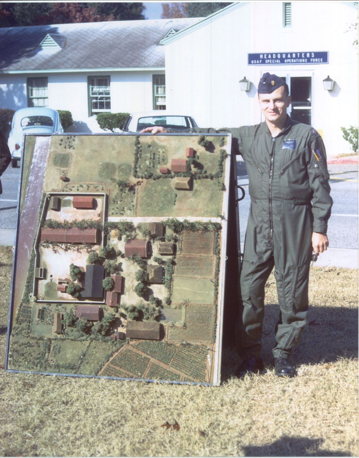 尼克松特批，美精锐夜袭越南战俘营，刚降落指