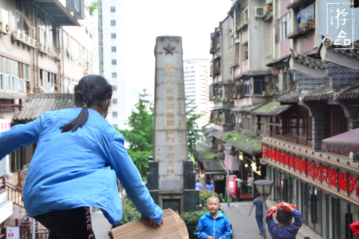 重庆渝中的”城中村“：龙蛇混杂的菜园坝，摩的和算命人纠缠不清