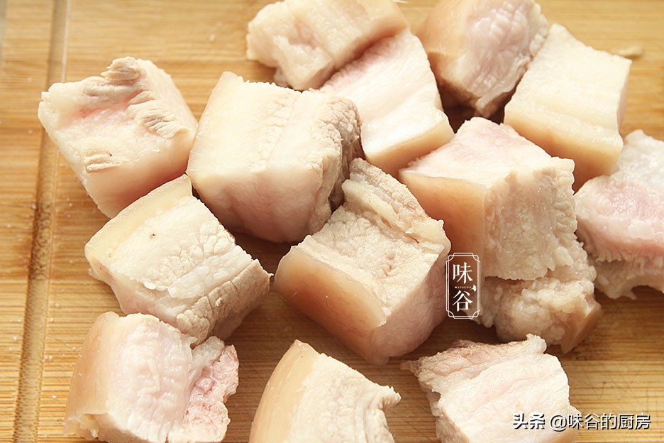 家传20年的红烧肉做法，不放水不加盐，不用炒糖色，简单更好吃