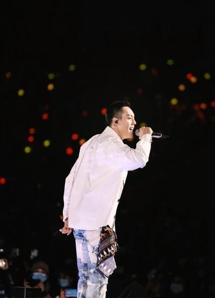 Chen Weiting is asked why you want to pat my girlfriend, be asked to delete by the other side