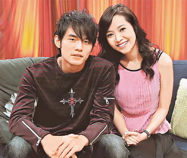 侯佩岑与周杰伦无联络，直言不让前任留蛛丝马