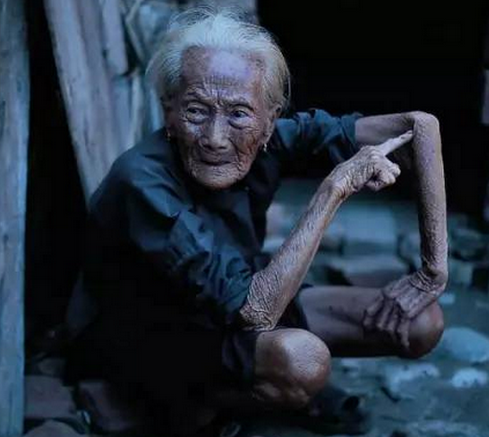 慰安妇幸存者忆日军暴行：最美漂亮的被剖心处