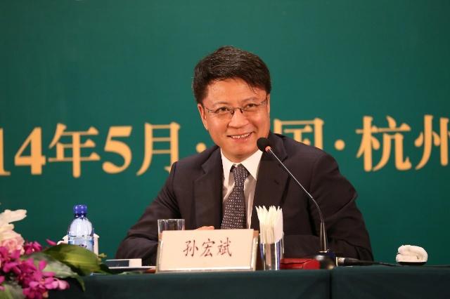 清华高材生，因意外被捕入狱！如今身价700亿，