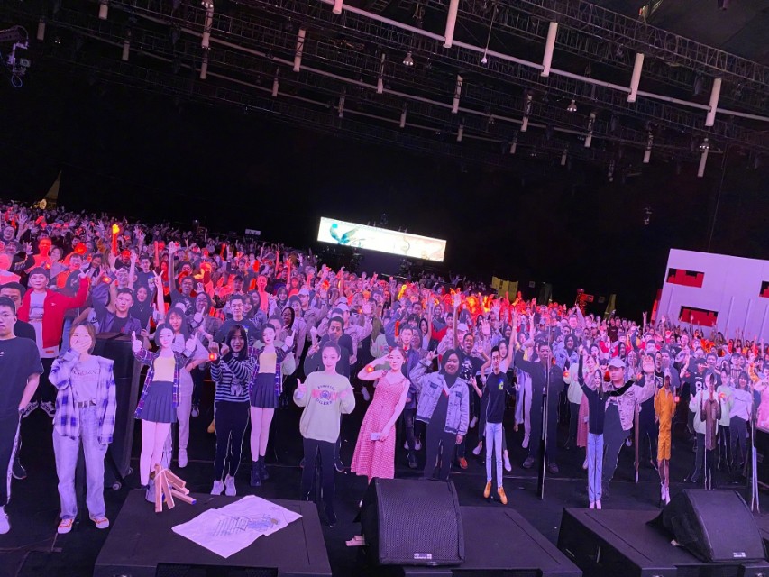 江苏卫视模仿湖南台，晚会设置云观众，被网友