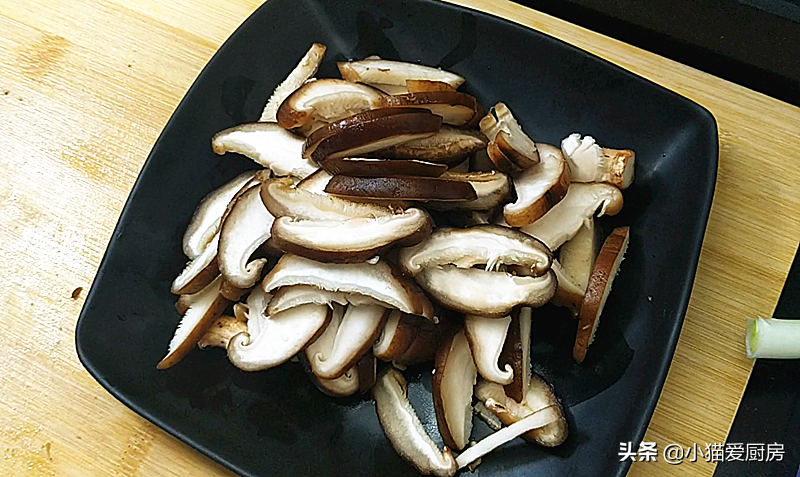 图片[5]-香菇扒油菜是一道清淡类型的菜肴 春节做来吃可以解腻-起舞食谱网