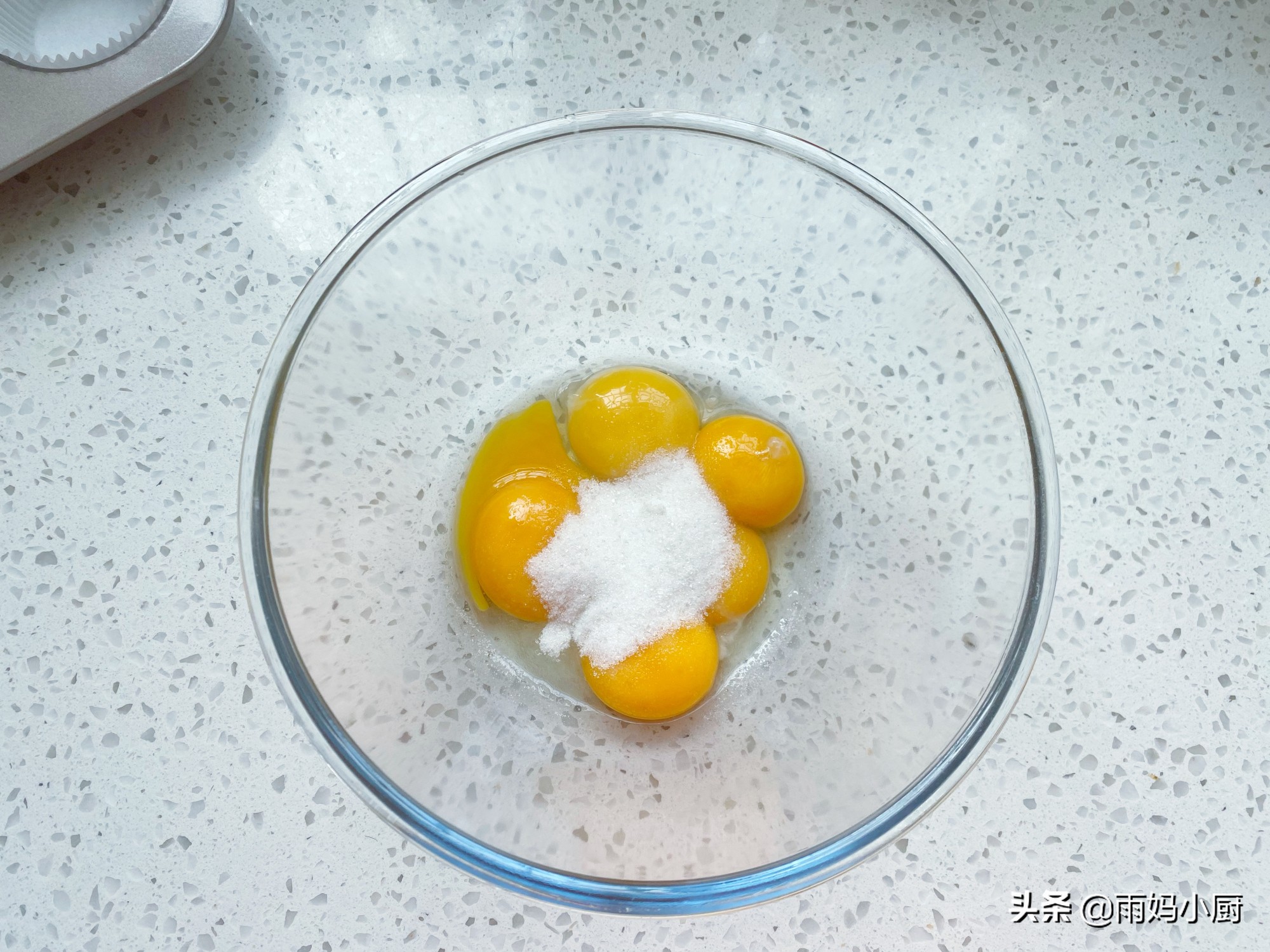 不回缩不塌陷，私房爆款的纸杯蛋糕，松软细腻，新手1次成功