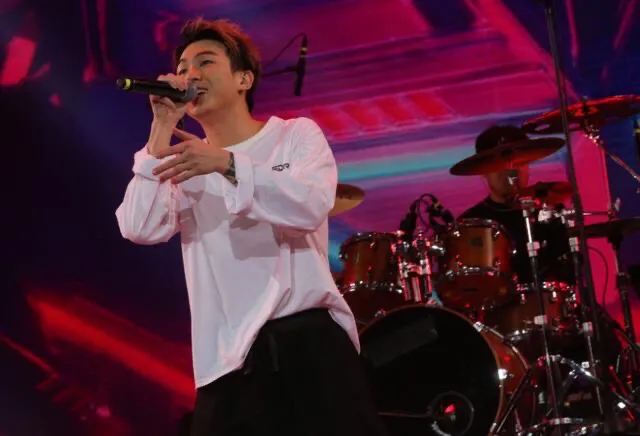 他曾红过欧豪华晨宇, 后来却沦落到回家种地, 后