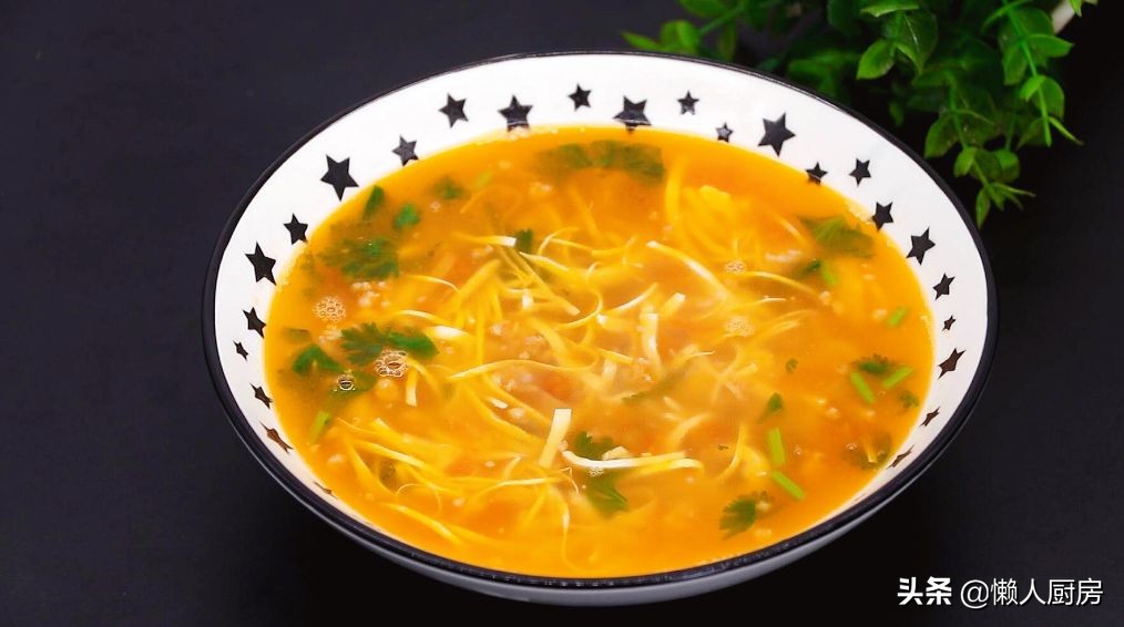 家常豆腐汤怎么做？教你肉末豆腐汤的做法，加了西红柿带酸味