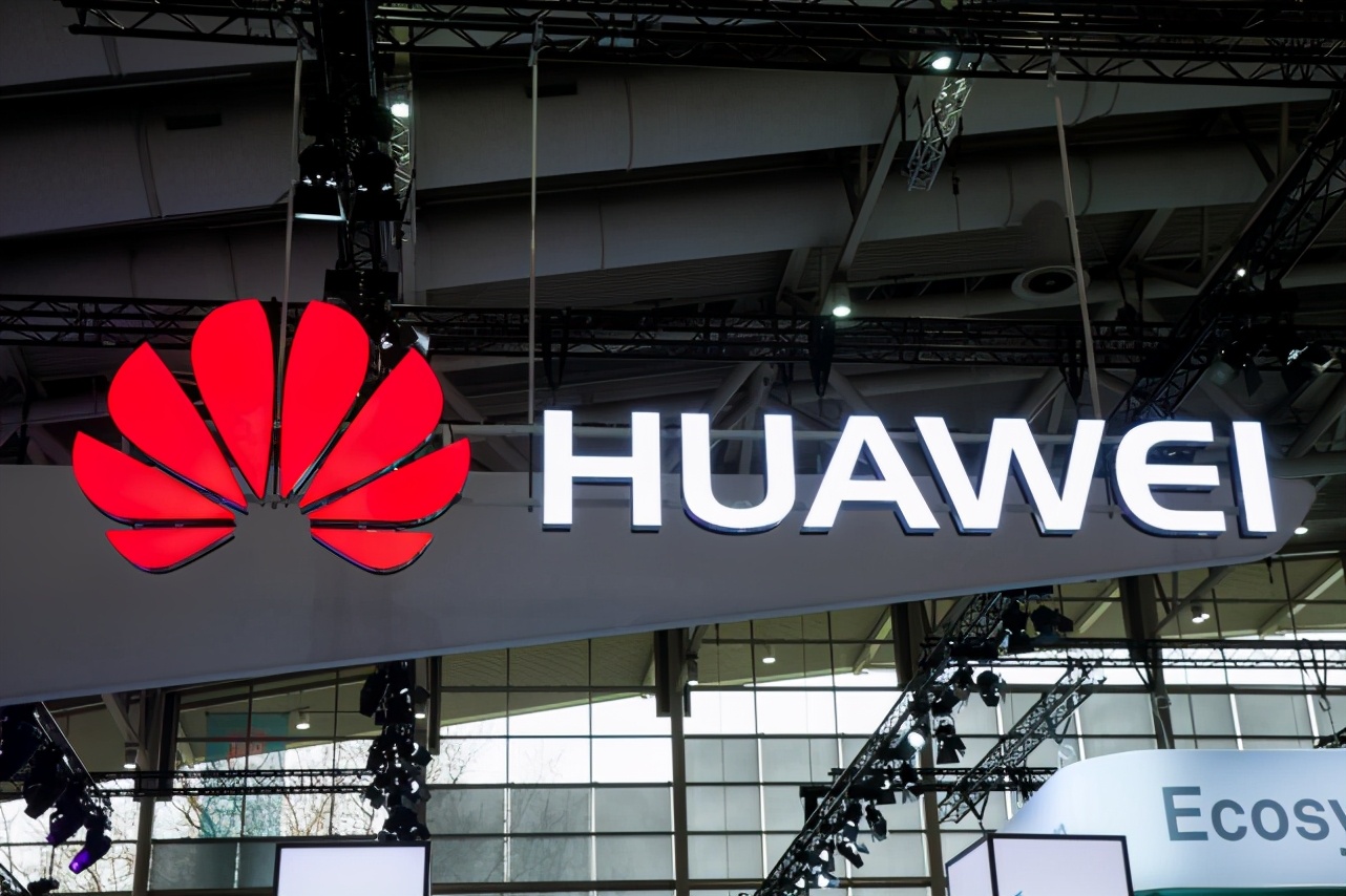10年砸下7200亿，华为再创一项中国第一，研发人员超过十万